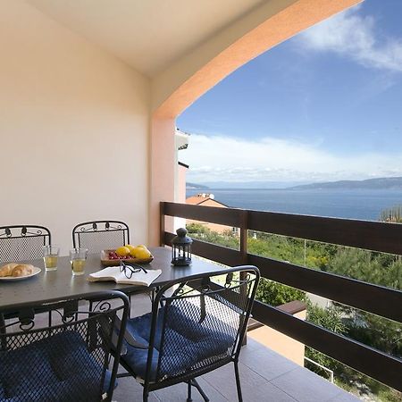 Apartment Gino Ravni Rum bild